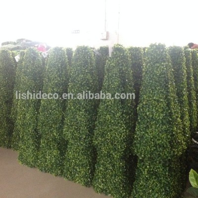 Artificial Topiary Boxwood Pyramid For Indoor Adornment